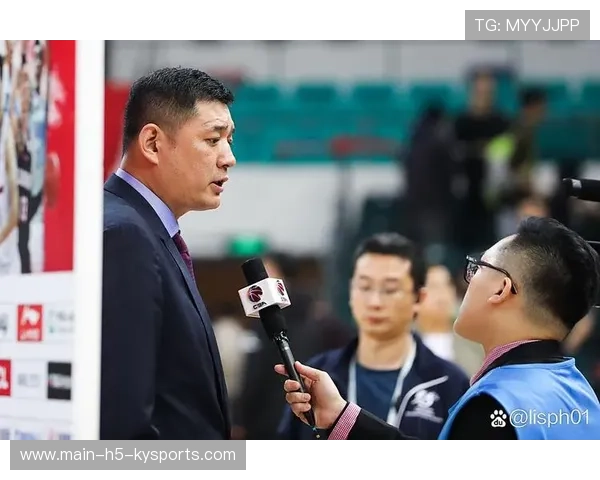 主教练赛后被问及换帅传闻，态度坚决否认