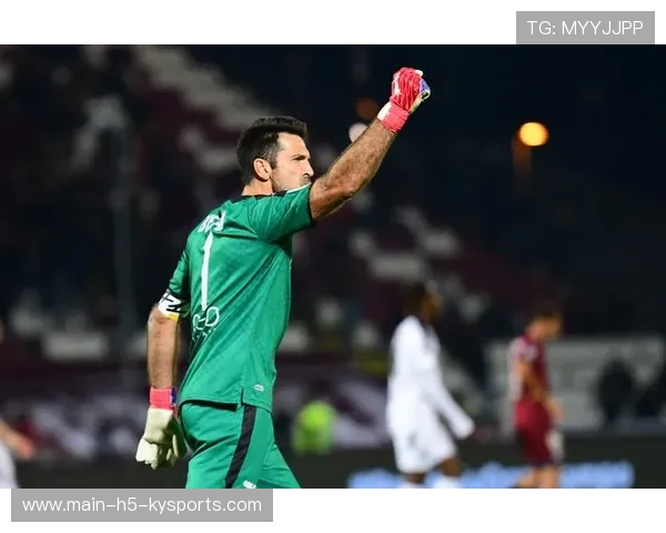 布冯助门将训练，老将传授扑救“心法”