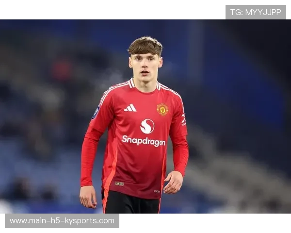 曼联全员备战热刺,年轻球员展现出色能力 曼联全员备战热刺,年轻球员展现出色能力