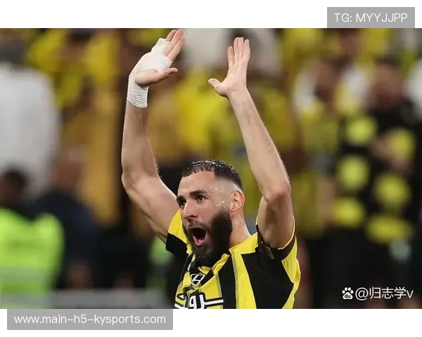 本泽马沙特新月首秀攻势如潮,进攻端霸气十足 本泽马沙特新月首秀攻势如潮,进攻端霸气十足